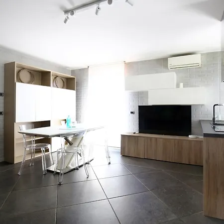 Evasione Sul Naviglio Milano