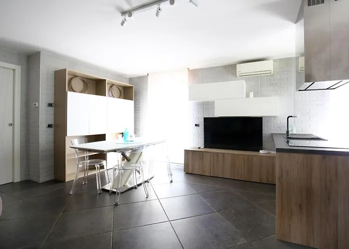 Evasione Sul Naviglio Milánó